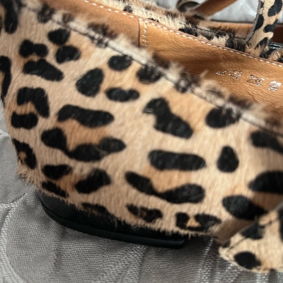 Patent leather and fur flat funny shoes - Picture 6 of 7